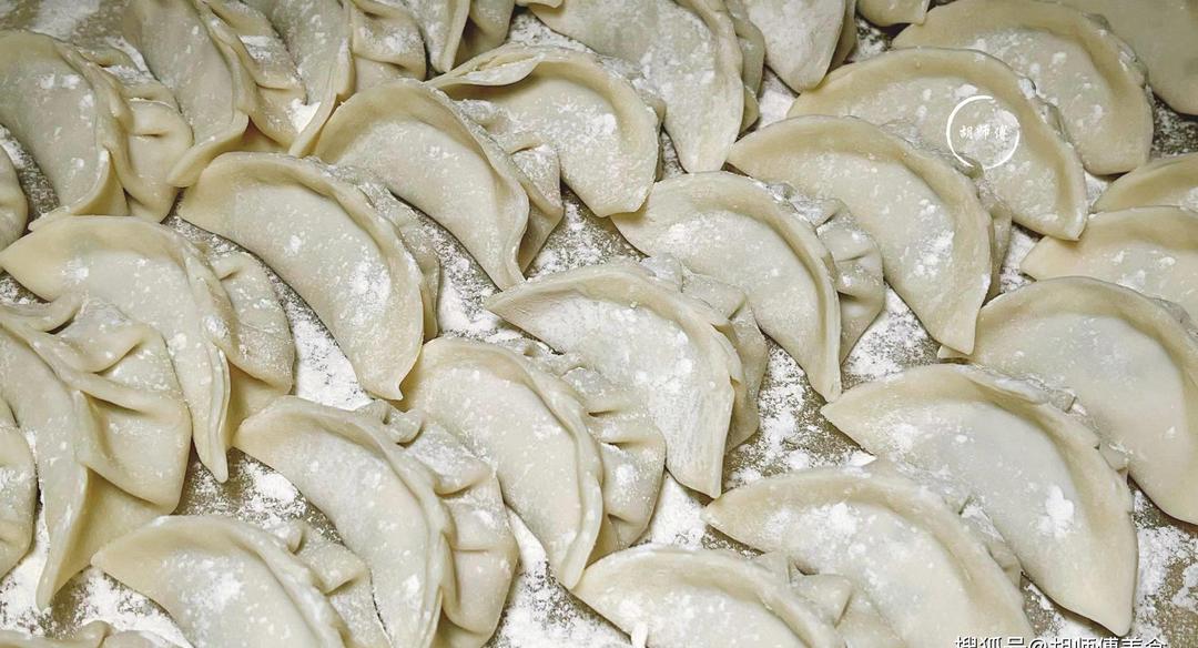 The head chef teaches you a clever trick, you can put the dumplings in