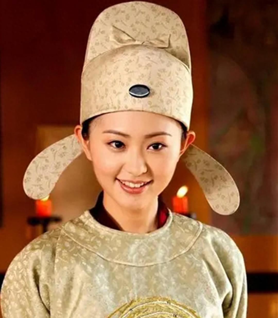 She became China's first female prime minister with her literary talent ...