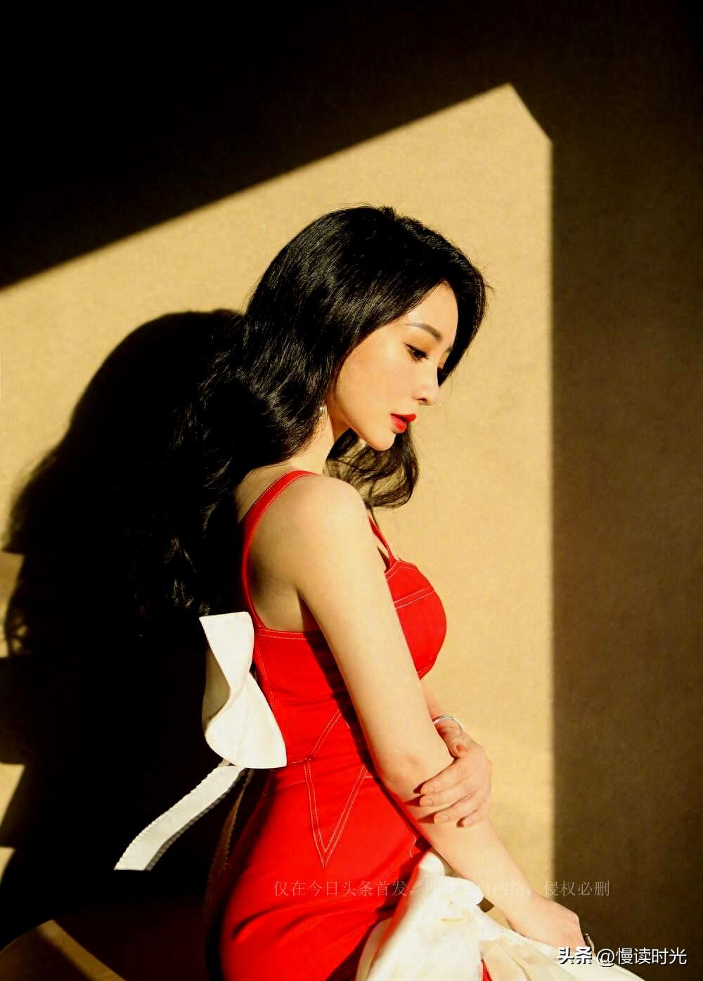 Liu Yan was labeled "sexy" after her debut due to her "breasts". Now she is 42 years old and no