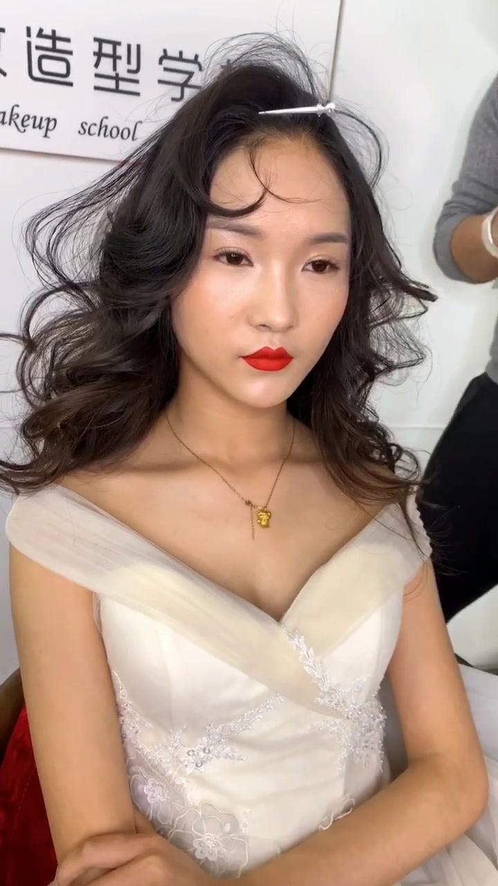 散发造型#最美新娘 #新娘造型 #专业化妆培训 @抖音短视频