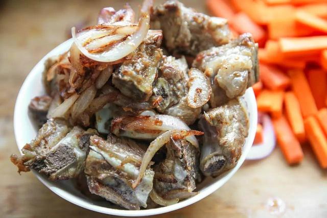美味新疆羊肉抓飯，用電飯煲也能做！