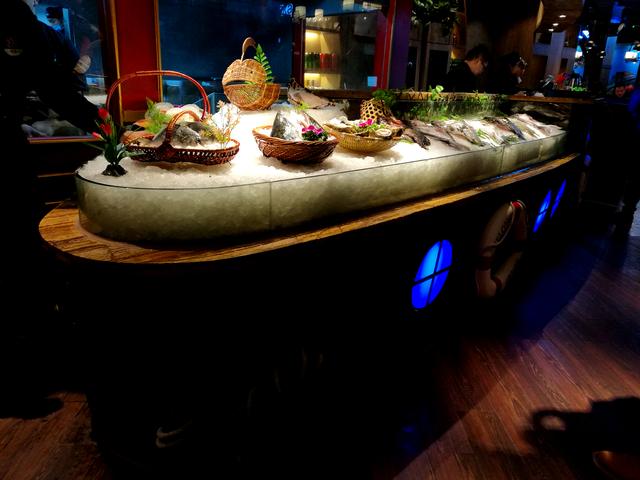 福州这家餐厅居然用深海鱼来做烤鱼！