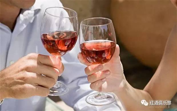 如何用法语简单介绍葡萄酒？