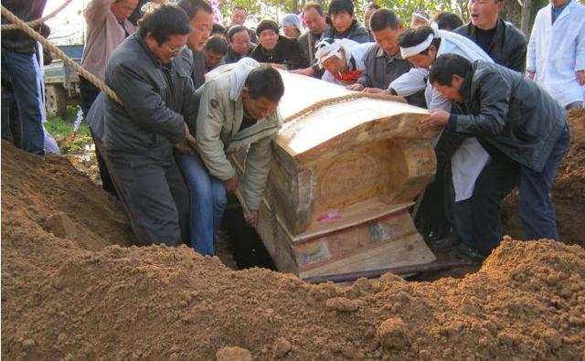 安葬流程(亡人下葬口诀大全)