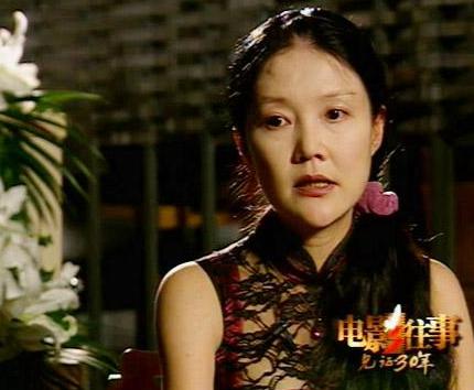 她威胁拿枪找导演，冯小刚姜文却最爱她，年近50只恋爱不结婚