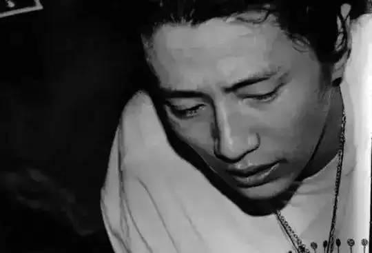 这个打败王菲的女人用镜头记录下中国摇滚
