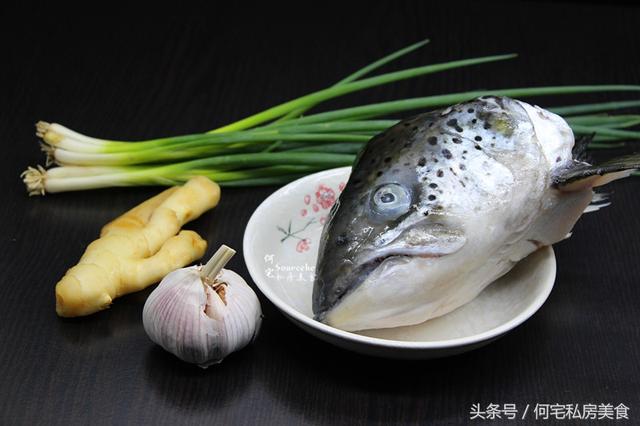 《中餐厅》的热卖菜，砂锅三文鱼头