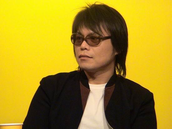 山寨明星疯狂捞金:假汪峰年赚600万,只有他拒绝冒充本尊捞金!