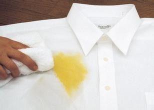 白色纯棉的衣服上的茶叶水怎么洗啊