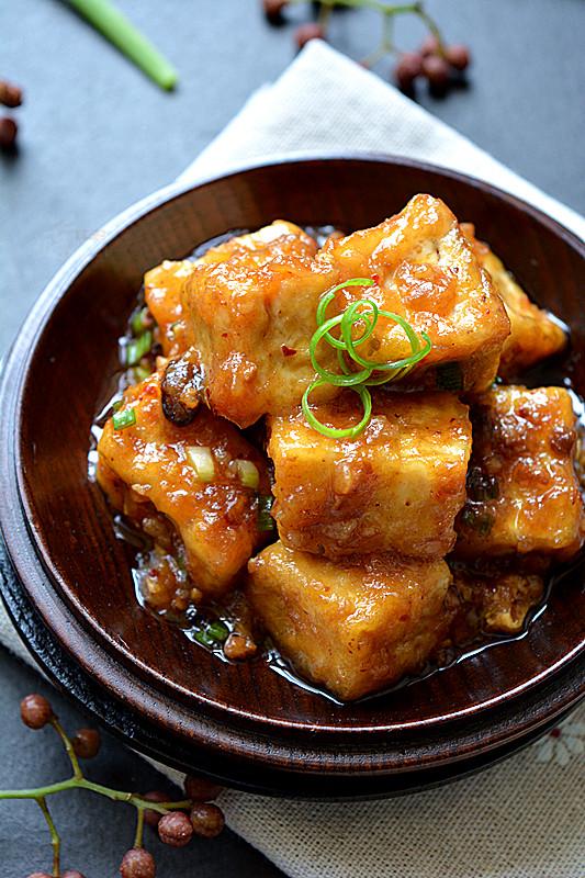 豆腐這樣做太好吃了，保你多吃兩碗飯！