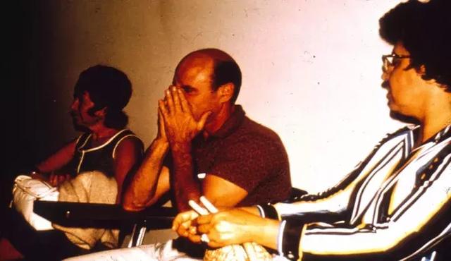 为了90美元，他们在实验里成为真实的恶魔与羔羊，仅6天就已失控