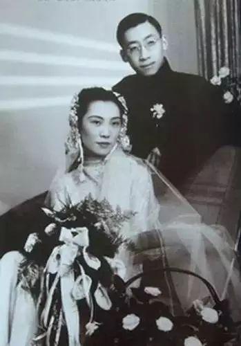 他是嗜赌成性的“富三代”，却是中国“首席鉴定专家”！