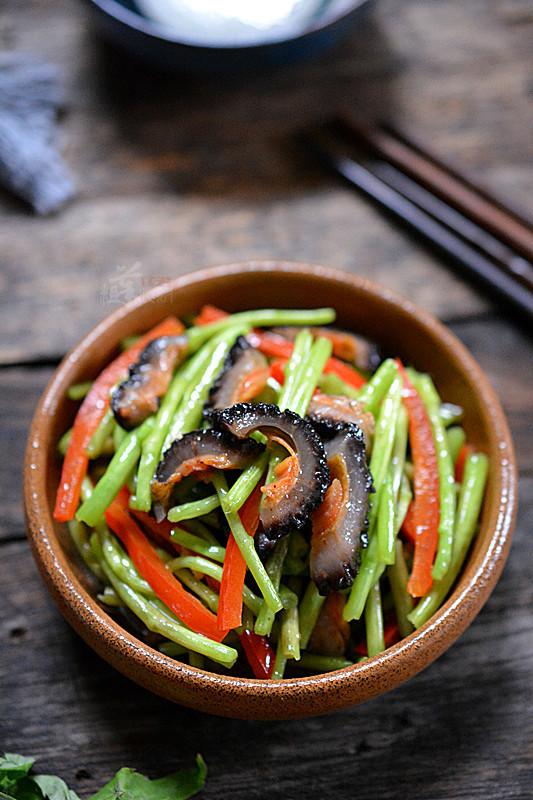 它既是藥又是餐桌上的美味，高蛋白低脂肪還是天然補(bǔ)鈣食品