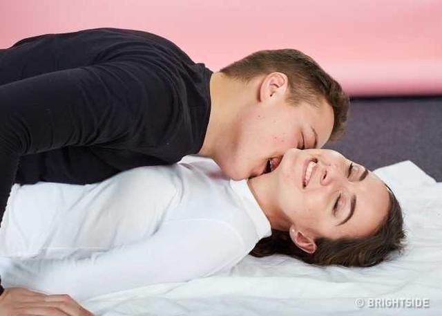 涨姿势：18种浪漫又激情的接吻方式，get～