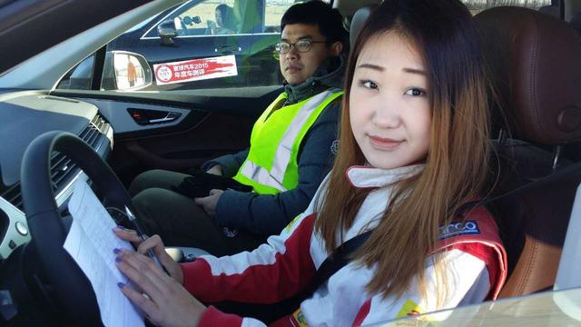 玲珑轮胎女子赛车队亮相寰球汽车2015年度车评测试