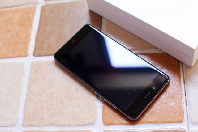 轻巧新感受——Nubia Z11 mini