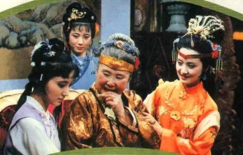 拍马屁的8个等级，看到第3个给跪了