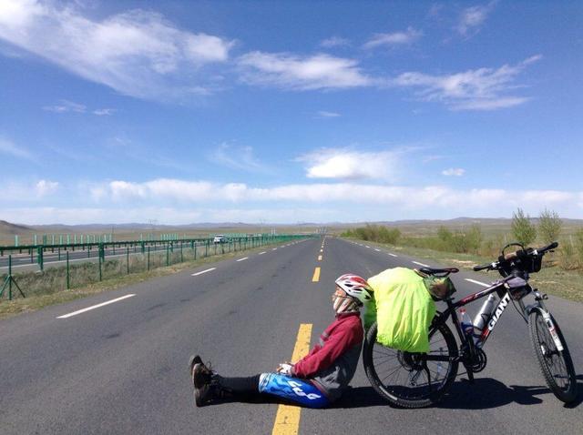 历经55天行程5000公里，62岁的他从黄石骑行到漠河
