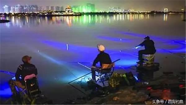 傍晚鱼浮出水面怎么钓 爱游钓鱼网 傍晚鱼浮出水面怎么钓 爱游钓鱼网