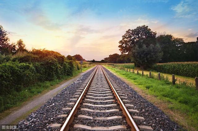 铁路运输的性质和特点是什么
