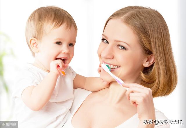 什么时候开始给宝宝刷牙(宝宝什么时候可以开始刷牙)