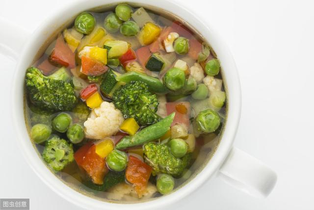 蔬菜汤这样做比肉汤还鲜美，孩子不爱吃青菜，想节食减肥的都能吃