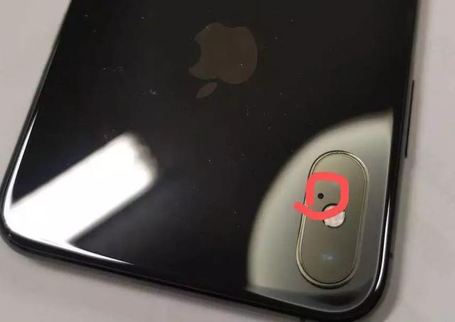 iphone6前面摄像头旁边的圆点是什么