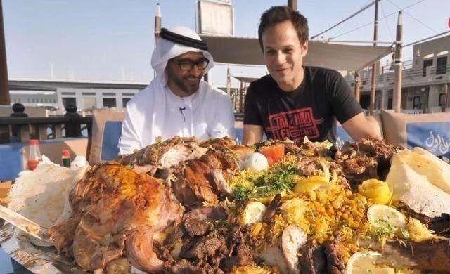 中东富豪圈流行吃烤骆驼，阿拉伯本土骆驼都快被吃光了...