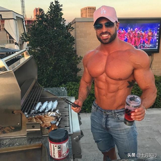 胸肌是門面練好也不難，7個動作全面刺激胸肌，把胸肌練大練飽滿