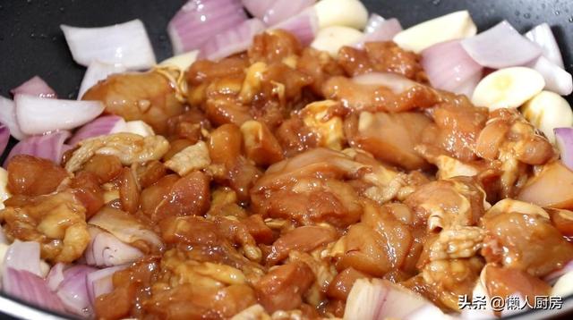 这是鸡腿的特别做法，不要焯水不用过油，味道比饭店做的都好吃