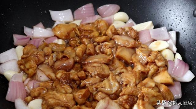 这是鸡腿的特别做法，不要焯水不用过油，味道比饭店做的都好吃