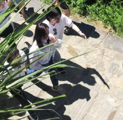 刘诗诗心连心公益活动录制路透图，少女满满，状态也太可了