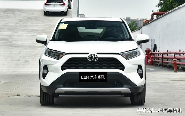 最适合家用的三款SUV，低至16.98万，RAV4、CR-V和奇骏怎么选？