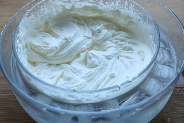 立秋必备的甜点，平底锅就搞定，简单超好吃，学会在家就能做