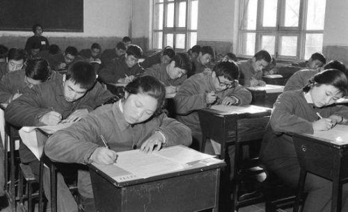 中国是几几年恢复的高考啊