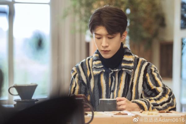 范冰冰宅家练习厨艺，透露范丞丞现状：负责赚