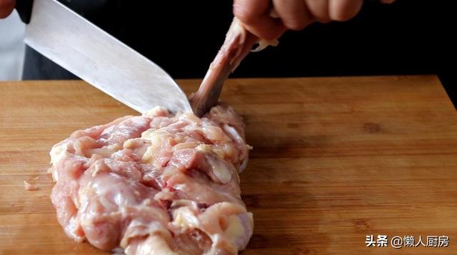 这是鸡腿的特别做法，不要焯水不用过油，味道比饭店做的都好吃