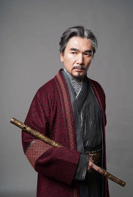 《倚天屠龙记》演员定妆照曝光，林峯饰演张无忌被嘲像乞丐