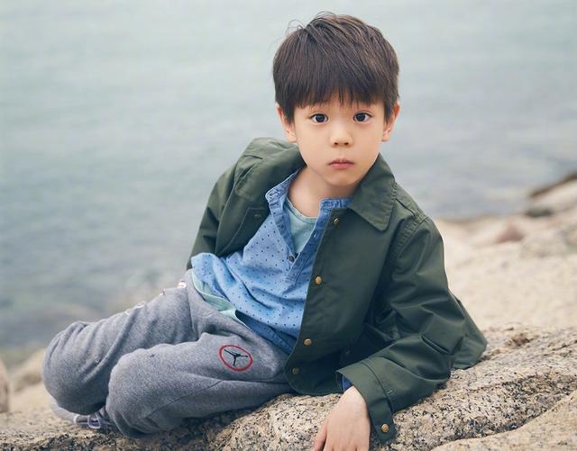 杜江“精养”儿子，刘烨选择“糙养”，如今两孩子的差距很明显