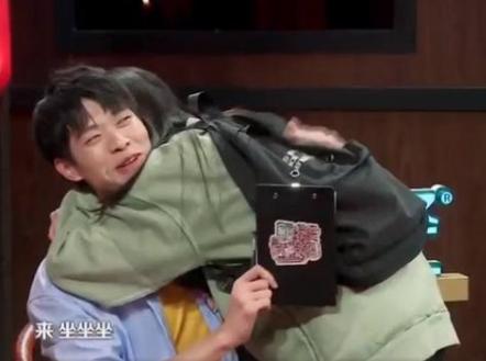 同居|杨幂魏大勋已同居？身穿情侣装还从同一单元楼出来 这次他们怎么解释