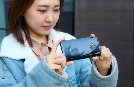 5重超层次感美肤究竟多强？感受vivo S5的自拍照以后就忘不掉了