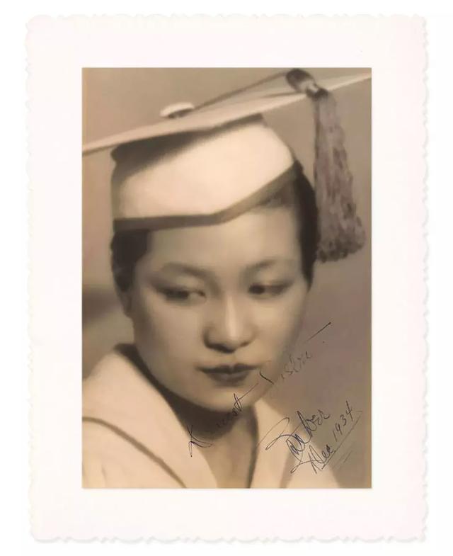 伍锦霞--她一生只穿男装，让36个女人拍了一部香艳巨片，一个彻底释放的人生