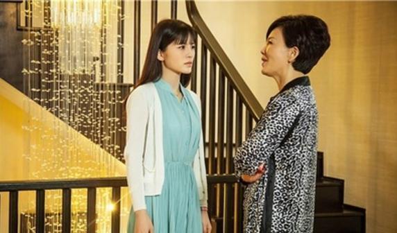 老公說：「婚後我們的工資卡統一交給我媽保管，她才是一家之主」