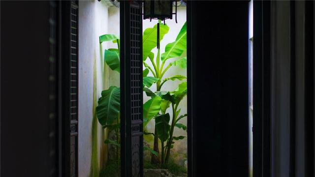 這般雋永詩意的中式古建，檐牙高啄，襲襲古風