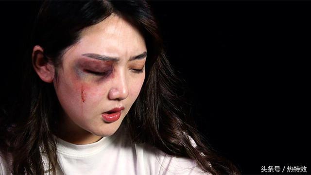 用眼影怎么画淤青(怎样弄出真实的淤青)