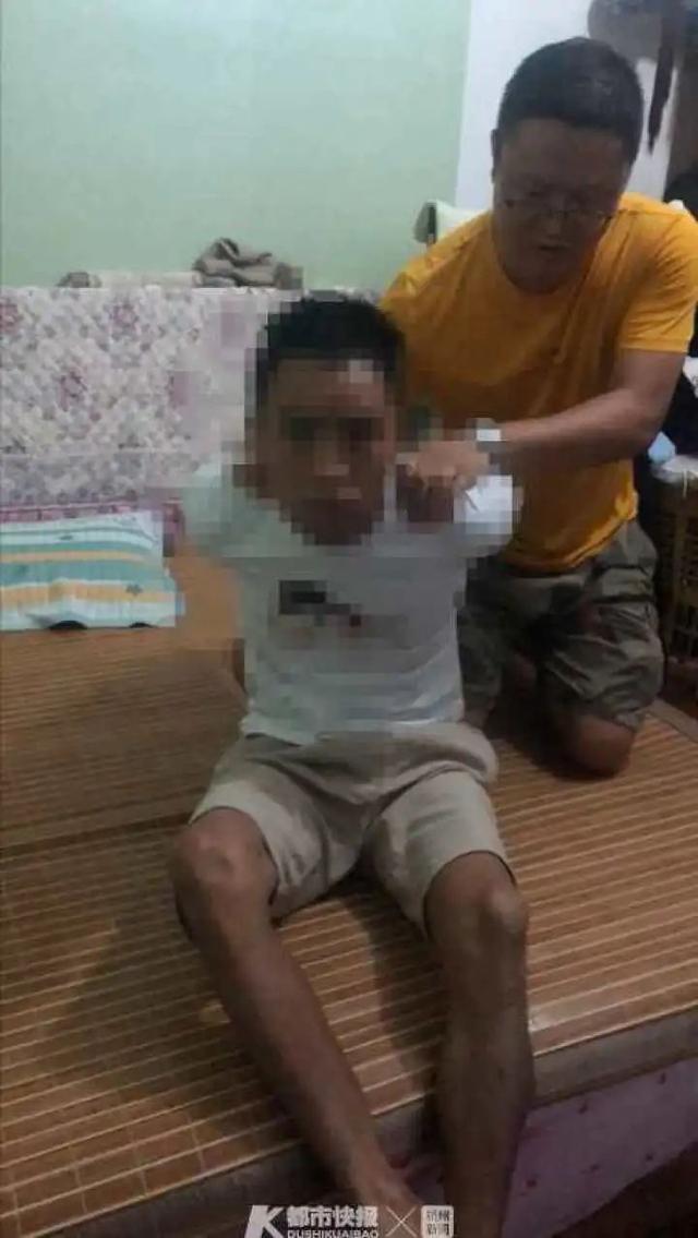 盗窃|女子凌晨睡梦中疼醒，发现一陌生男子蹲在面前，拿着剪刀……