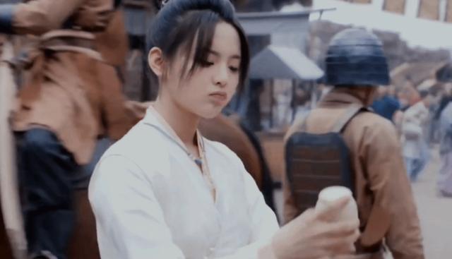 再现瞪眼式演技？严肃探讨一下，杨超越演技到底怎么样