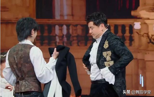 王牌真能省钱，沈腾“衬衫”变“背心”不算啥