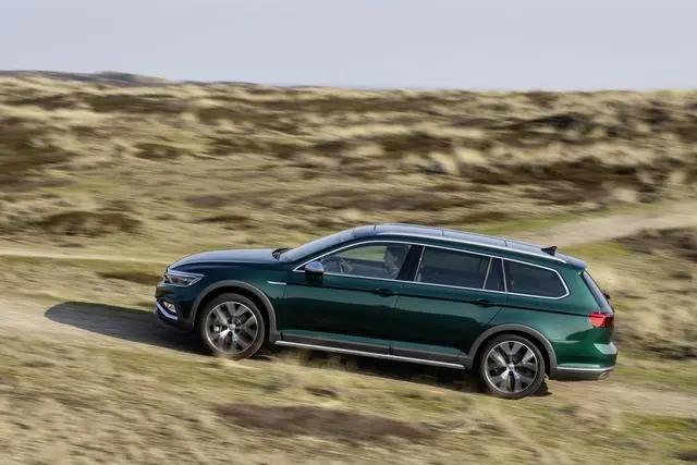 不关乎品牌，旅行版“瓦罐”车身谁最帅？