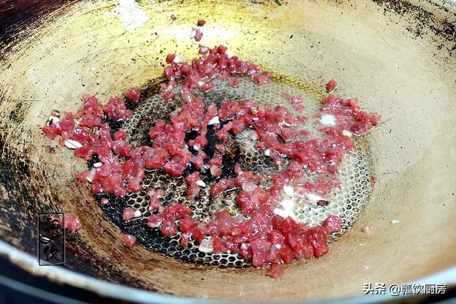 饺子皮与糯米的美味吃搭，不做饺子不吃糕，简单一蒸，家人抢着吃